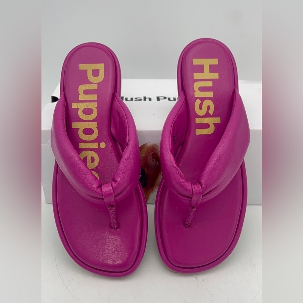 Hush Puppies womens Emily Toepost Flip-Flop || Size 6 || very berry leather